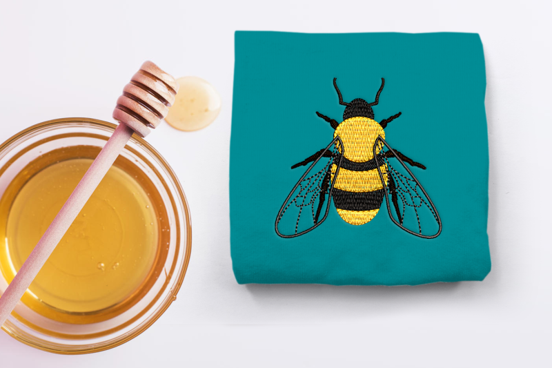mini-realistic-bee-embroidery