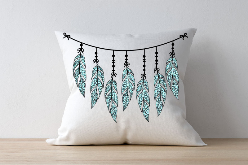 garland-of-feathers-with-leopard-print-svg