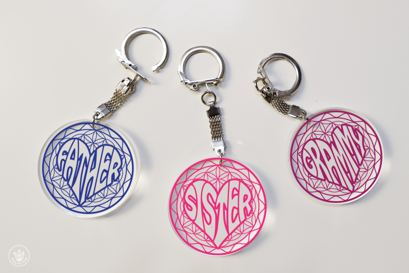 keychain-bundle-family-members-svg-cut-files-family-typography-hearts