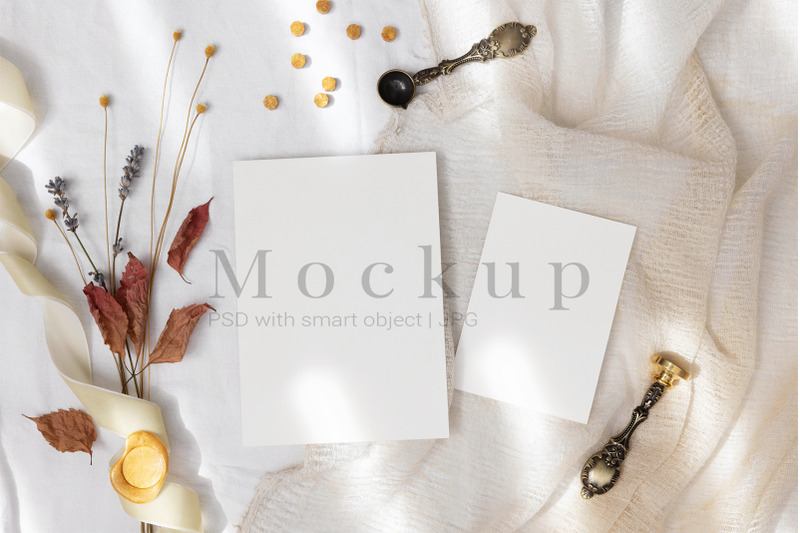 greeting-card-invitation-mockup-wedding-mockup-presentation-card