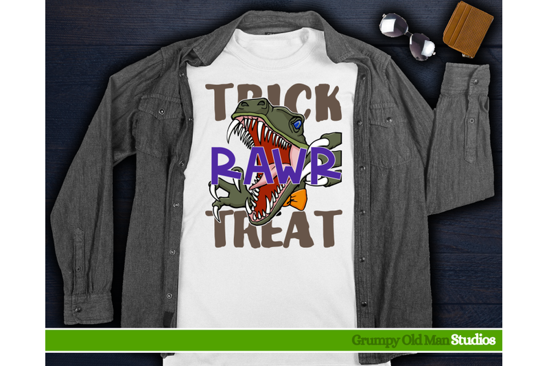 velociraptor-bearing-teeth-trick-rawr-treat