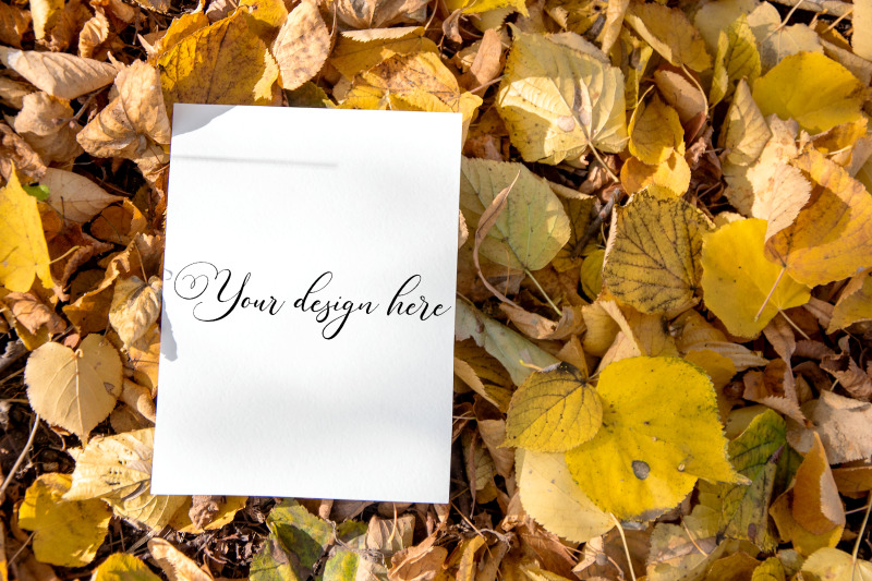 5x7-autumn-card-mockup-fall-mockup-greeting-card-psd-mockup-invitat