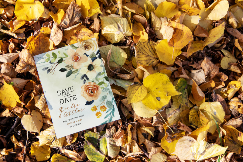 5x7-autumn-card-mockup-fall-mockup-greeting-card-psd-mockup-invitat