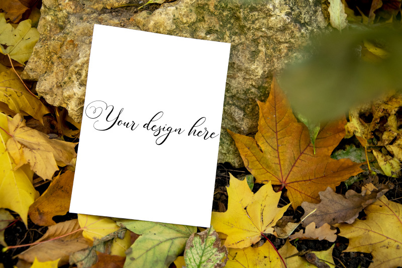 5x7-autumn-card-mockup-fall-mockup-greeting-card-psd-mockup-invitat