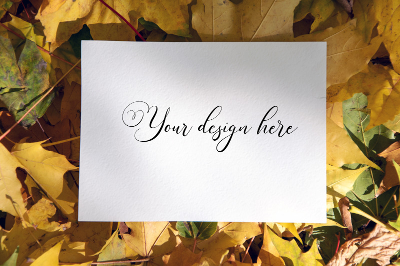 7x5-autumn-card-mockup-fall-mockup-greeting-card-psd-mockup-invitat