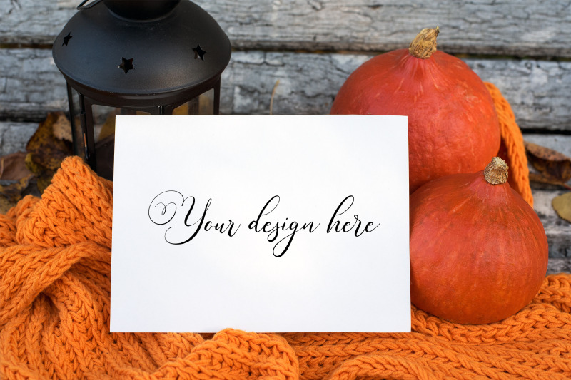 7x5-nbsp-autumn-card-mockup-fall-mockup-greeting-card-psd-mockup-invitat