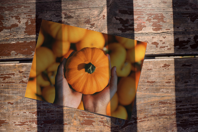 7x5-autumn-card-mockup-fall-mockup-greeting-card-psd-mockup-invitat