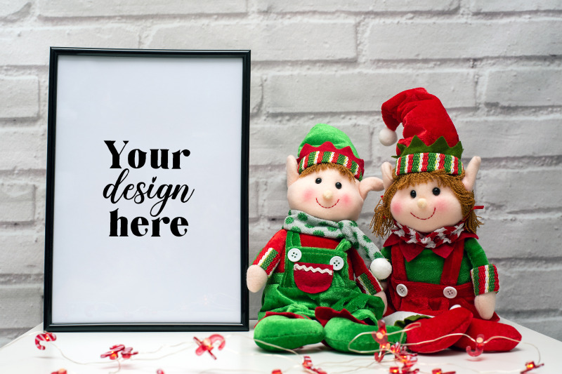 christmas-frame-mockup-elf-mockup-20-holiday-mockup