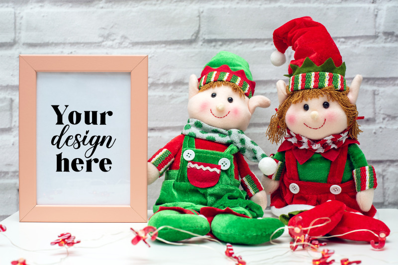 christmas-frame-mockup-elf-mockup-32-holiday-mockup