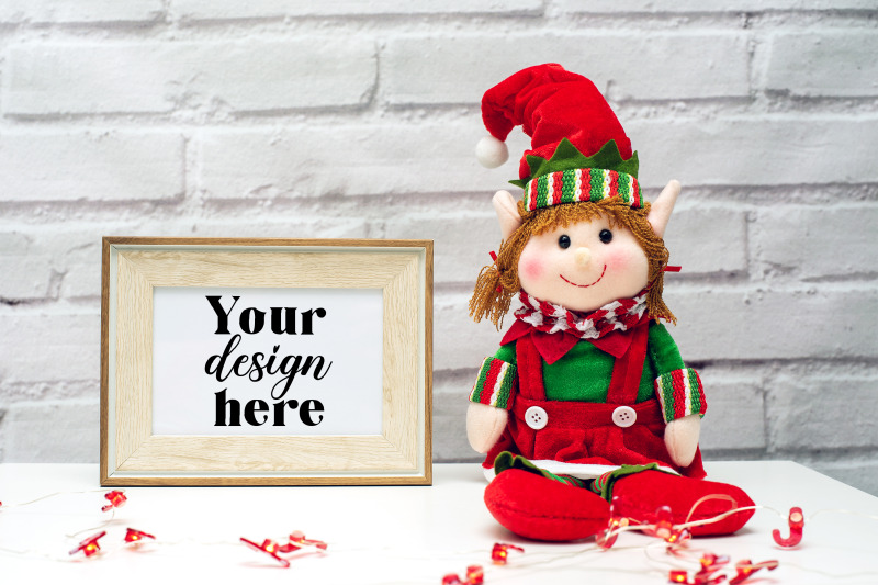 christmas-frame-mockup-elf-mockup-51-holiday-mockup