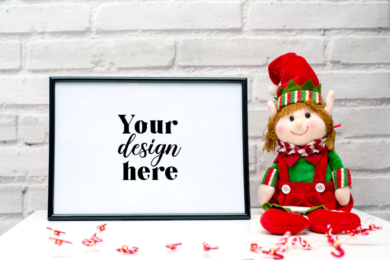 christmas-frame-mockup-elf-mockup-72-holiday-mockup