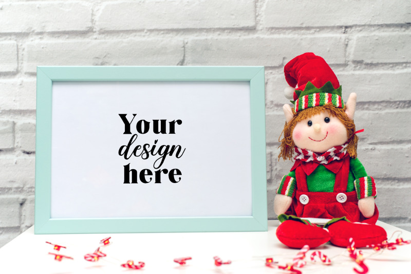 christmas-frame-mockup-elf-mockup-77-holiday-mockup