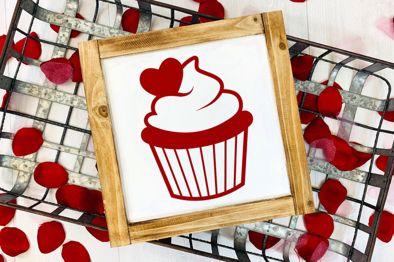 valentine-cupcake-with-heart-svg-png-dxf-eps