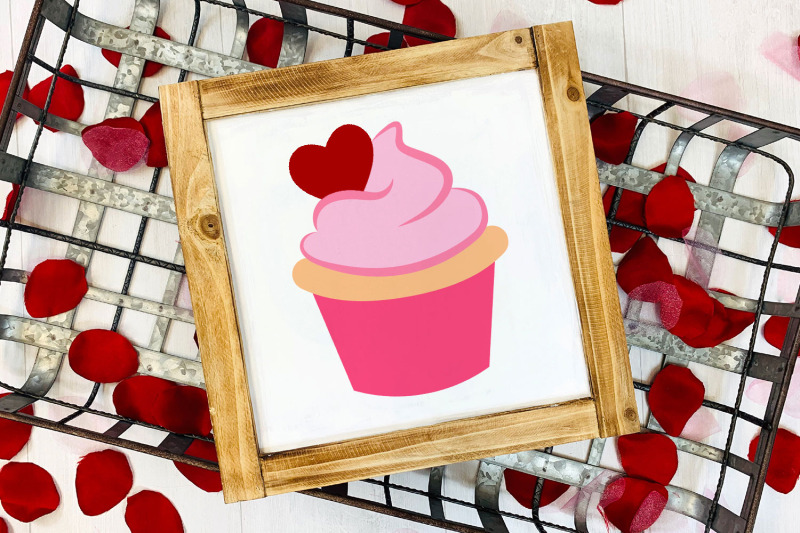 valentine-cupcake-with-heart-svg-png-dxf-eps