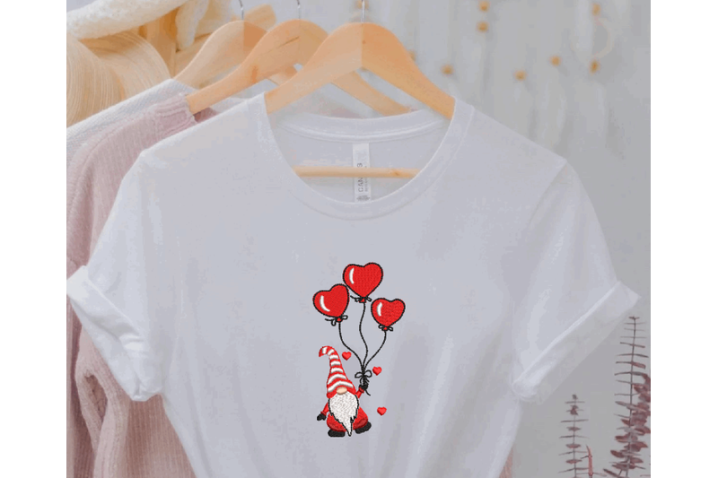 valentine-gnome-heart-balloons-machine-embroidery-design