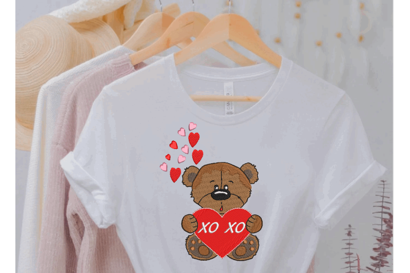 teddy-bear-with-heart-xoxo-valentine-machine-embroidery-design