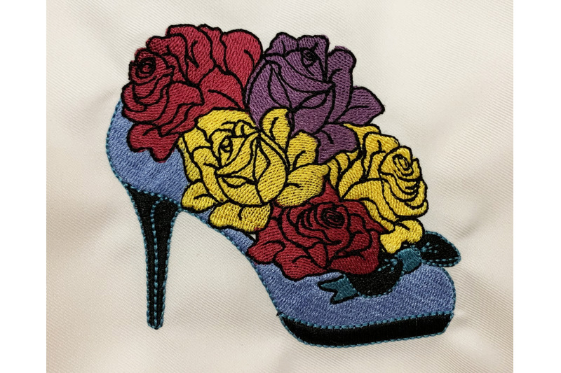 valentine-shoe-with-roses-embroidery-design