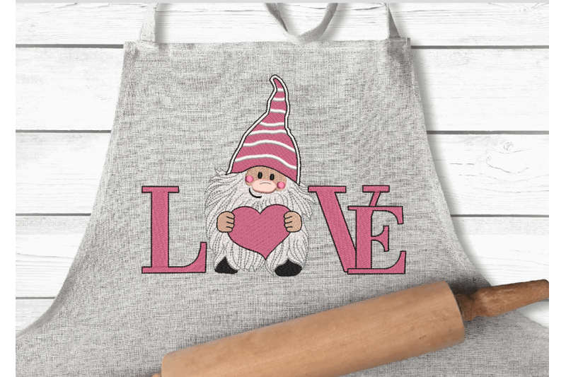 valentine-love-gnome-with-heart-machine-embroidery-design