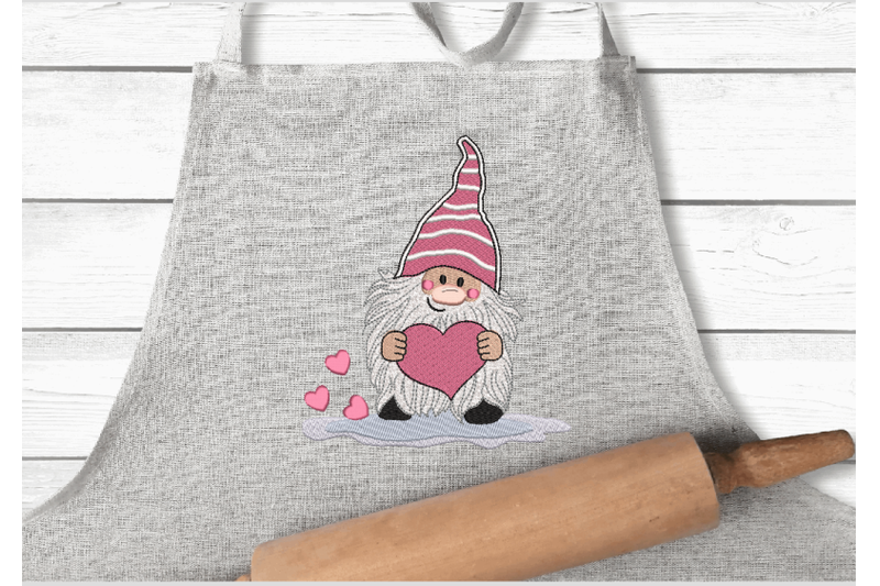 valentine-gnome-with-heart-machine-embroidery-design