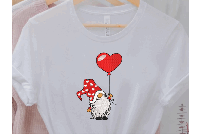 valentine-gnome-with-heart-balloon-machine-embroidery-design