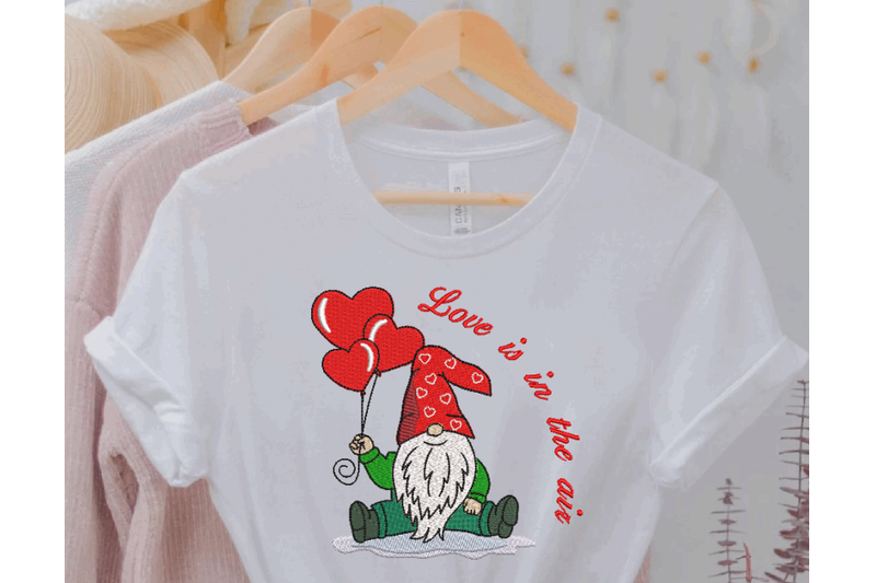 valentine-gnome-love-is-in-the-air-machine-embroidery-design