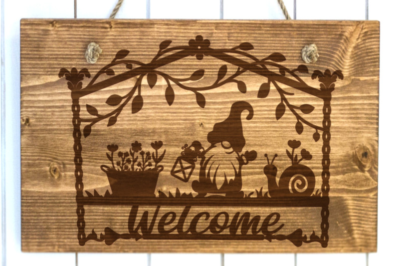 welcome-sign-for-your-home-with-a-gnome