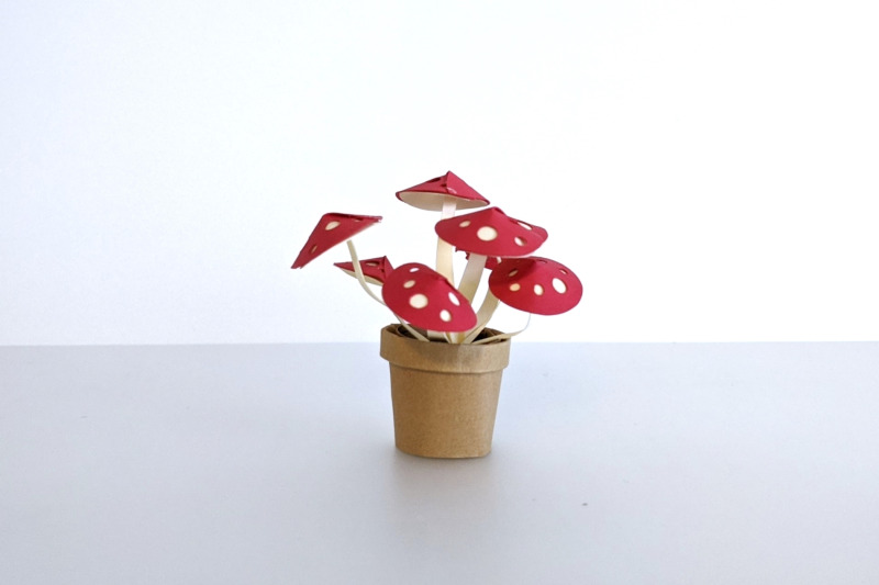 mini-mushroom-diy-template-rolled-papercraft-cut-file