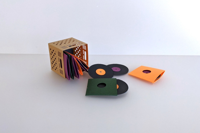 mini-vinyl-records-and-album-sleeves