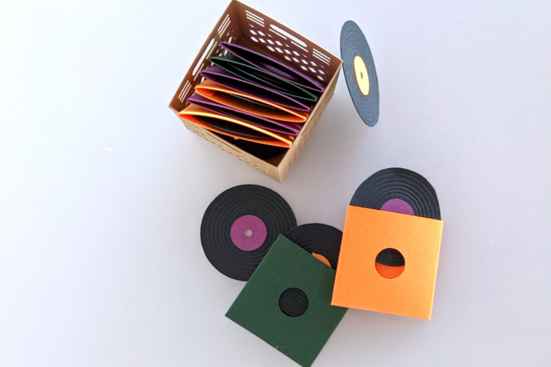 mini-vinyl-records-and-album-sleeves