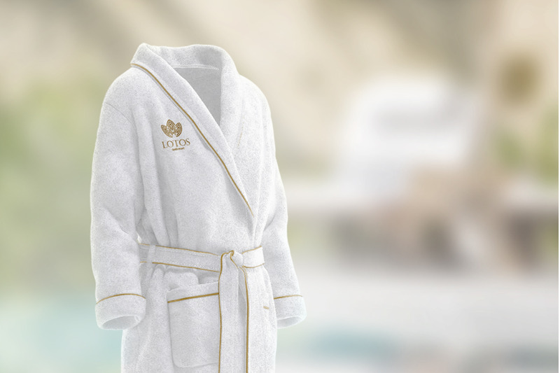 hotel-bathrobe-mockup