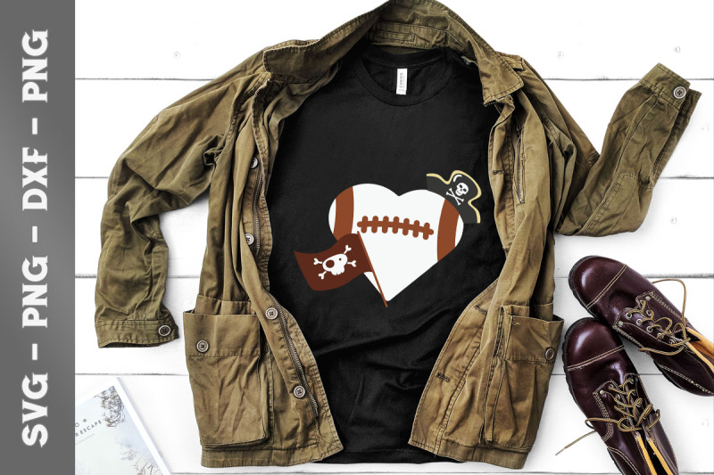 vintage-pirate-football-heart-with-skull