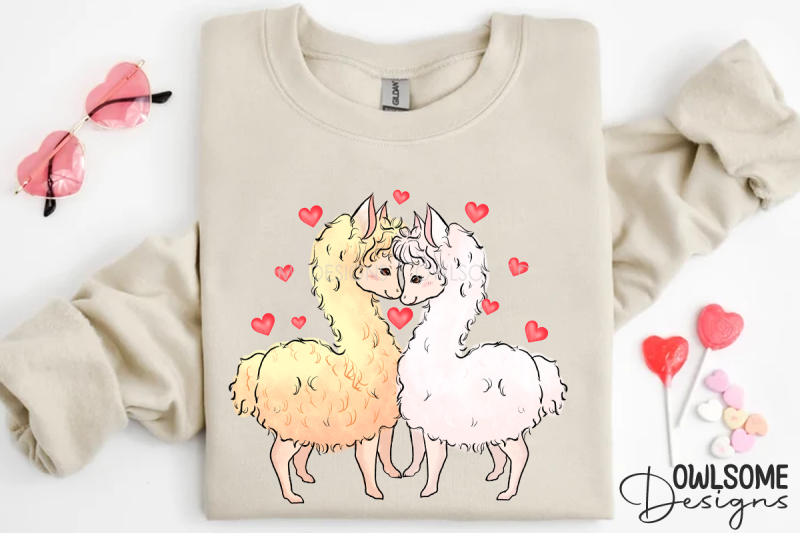 couple-of-llamas-in-love-valentine-day-png-design