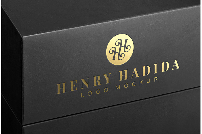 gold-foil-logo-mockup-on-black-box