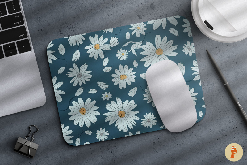 daisy-on-blue-background-mouse-pad