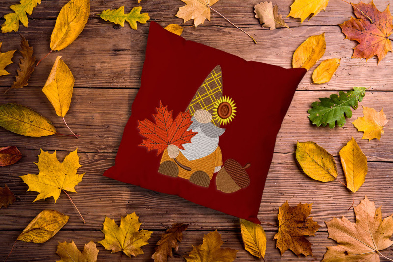 fall-gnome-embroidery