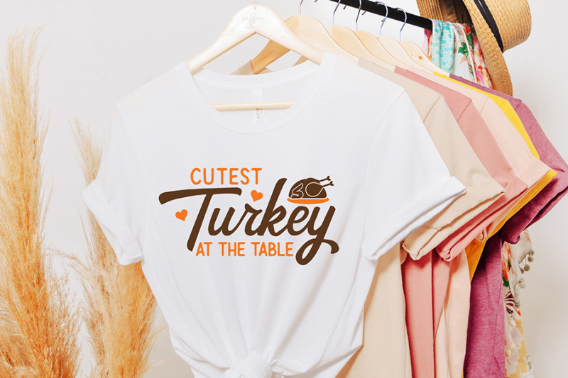 cutest-turkey-at-the-table-svg-cut-file