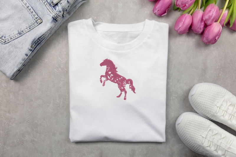 floral-horse-for-machine-embroidery