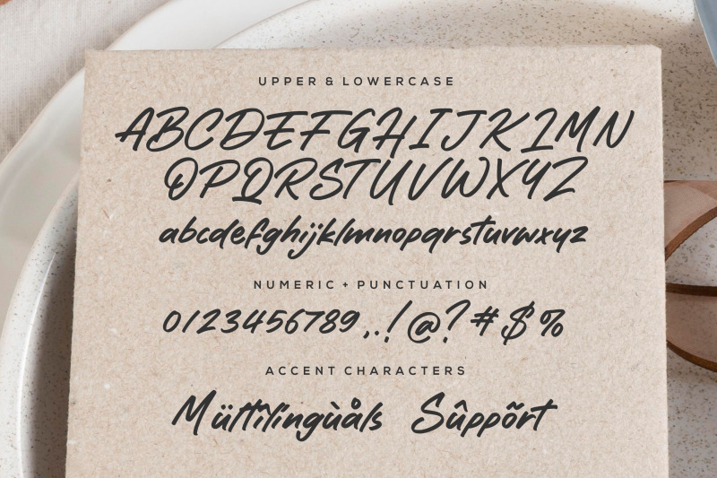 hazelnut-spread-modern-font