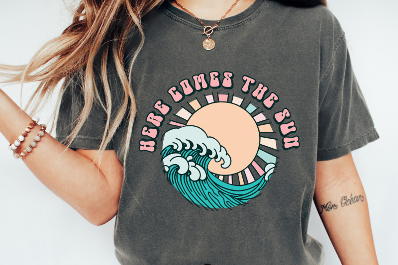 here-comes-the-sun-png-retro-beach-waves-summer-design-vintage-boho-tropical-beach-vibes-sublimation-printable-summer-vacation-clipart