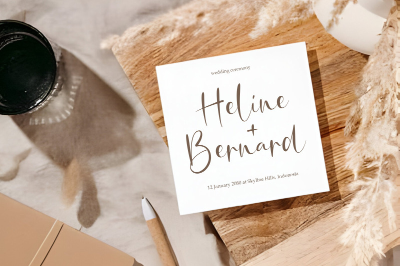 cristaline-handwritten-font