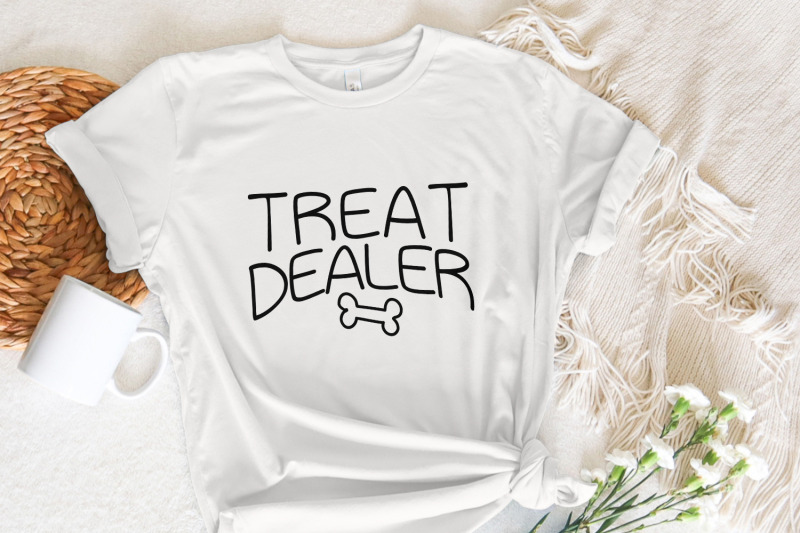 funny-dog-lover-png-dog-mom-gift-treat-dealer-png-dog-mom-shirt-do