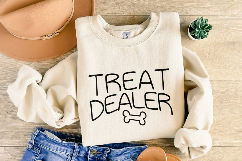 funny-dog-lover-png-dog-mom-gift-treat-dealer-png-dog-mom-shirt-do