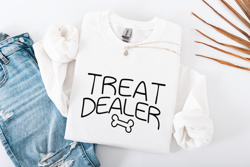 funny-dog-lover-png-dog-mom-gift-treat-dealer-png-dog-mom-shirt-do