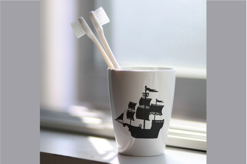 sail-boat-at-sea-hand-drawn-pirate-ship-old-ship