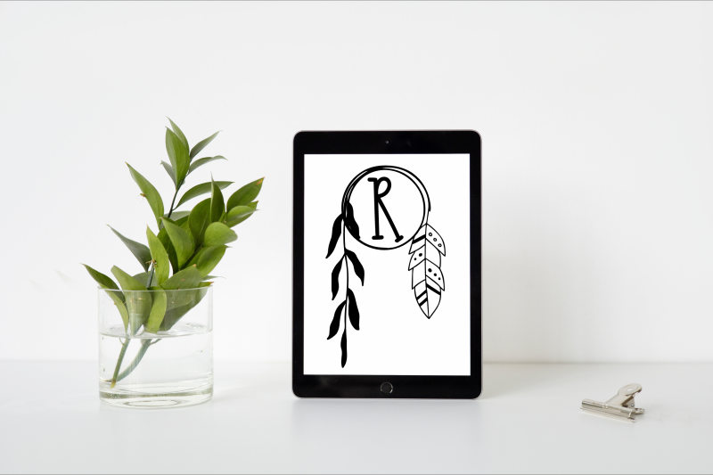 crescent-leaf-boho-monogram