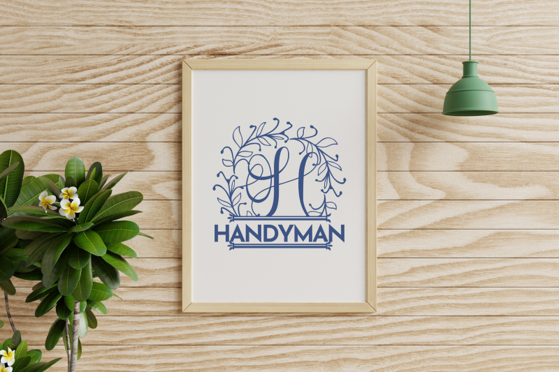 rosalia-wreath-split-monogram