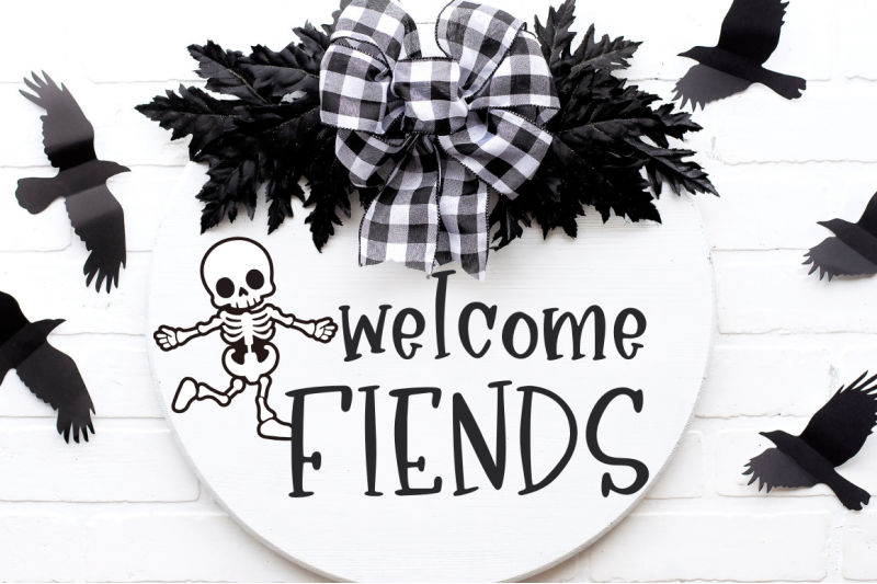 dancing-skeleton-fun-halloween-font