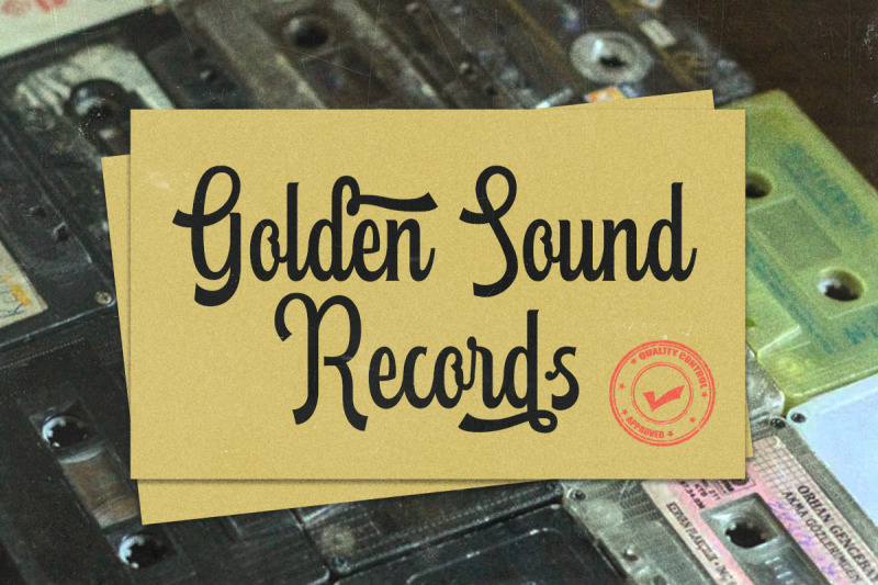 new-haven-retro-script-display-font