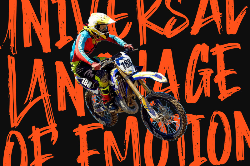 montha-stroner-display-brush-font