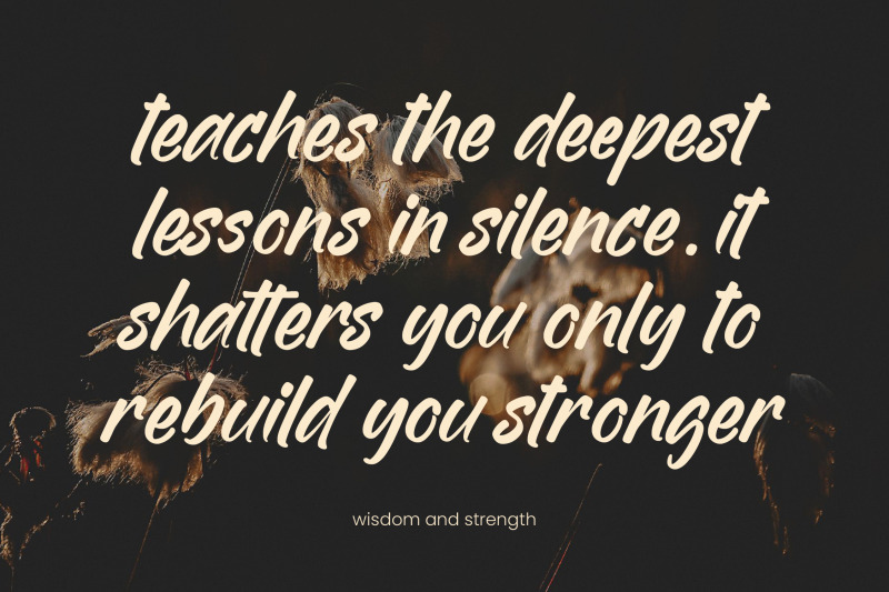 homes-spaceline-bold-handwritten-font